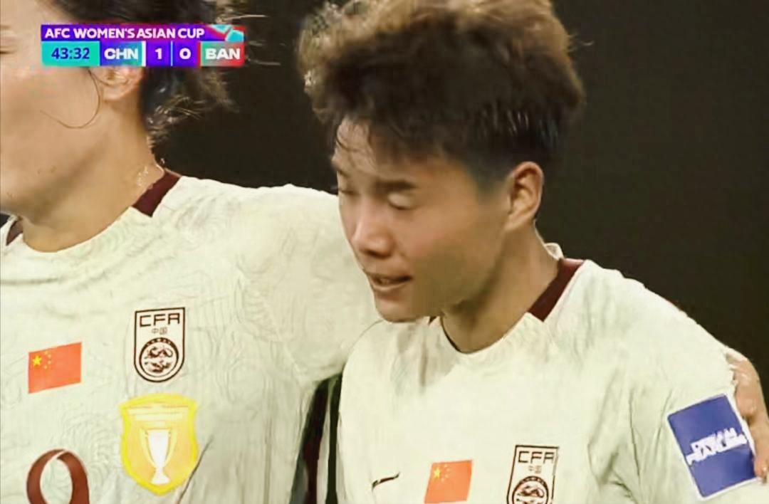 实时比分查询-高兴不起来！中国女足2-0开门红，踢得混乱险丢球，这样踢难卫冕